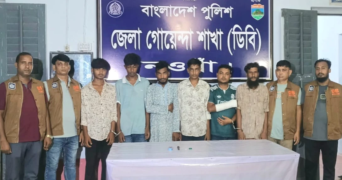 নওগাঁয় ‘মাদকের হটস্পটে’ পুলিশের হানা, গ্রেপ্তার ৯