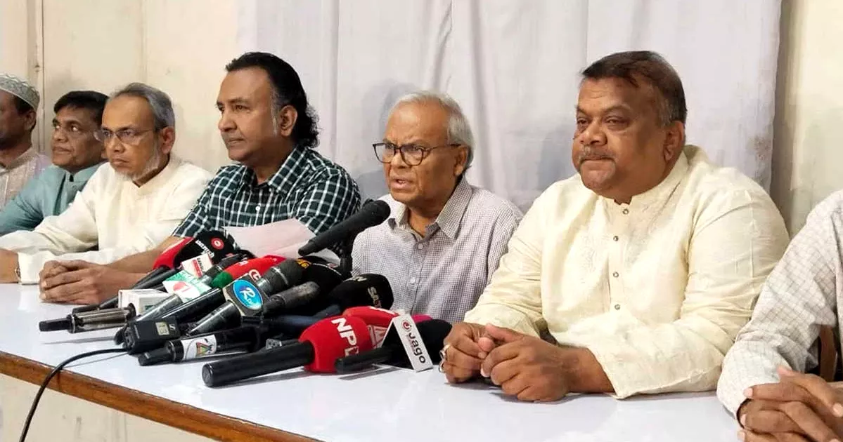 সরকার ভুল করলে সমালোচনা করুন, তবে চক্রান্ত মেনে নেওয়া হবে না: রিজভী