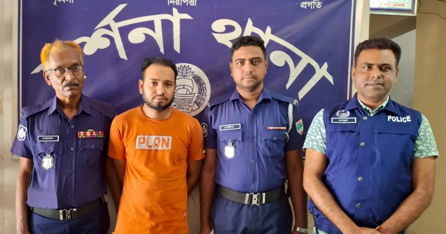 চুয়াডাঙ্গায় বিকাশ প্রতারক চক্রের দুই যুবক আটক