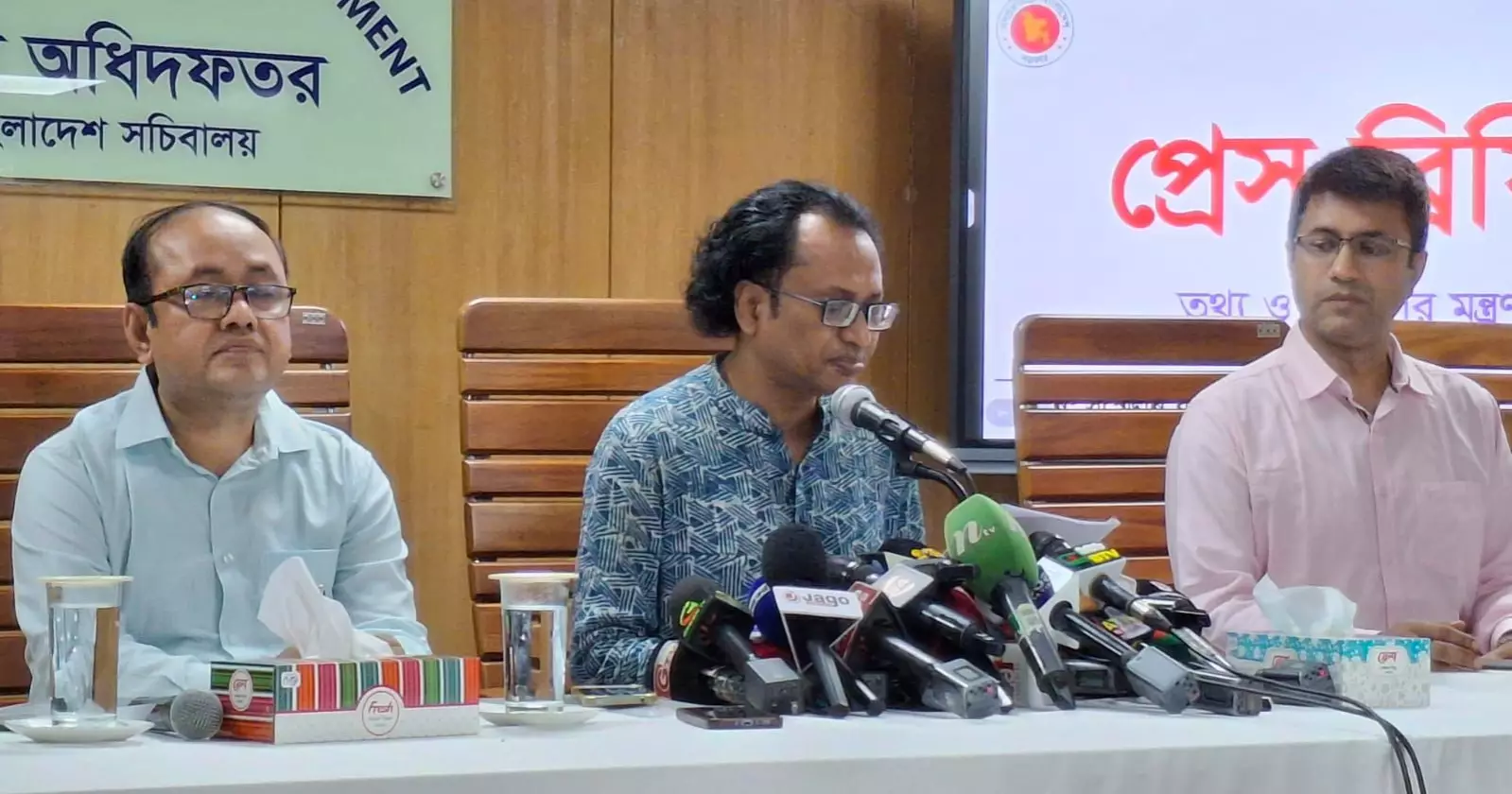 শর্ত মানলে স্থানীয় নির্বাচনে অংশ নিতে পারবেন আ.লীগের নেতা-কর্মীরা: উপদেষ্টা জাহেদ