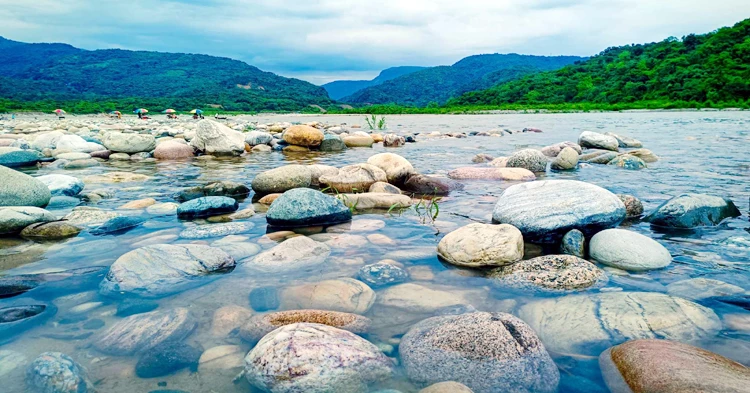 খুলে দেওয়া হয়েছে সিলেটের সাদা পাথর পর্যটনকেন্দ্র