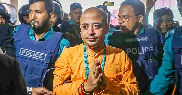 রাষ্ট্রদ্রোহ মামলায় চিন্ময় দাসের জামিন স্থগিত