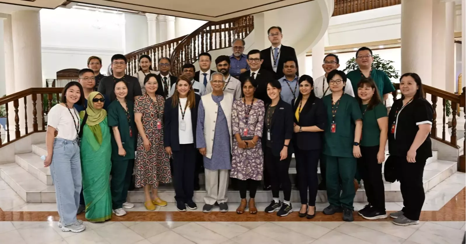 মাইলস্টোন ট্র্যাজেডি: বিদেশি চিকিৎসক দলের প্রতি ড. ইউনূসের কৃতজ্ঞতা