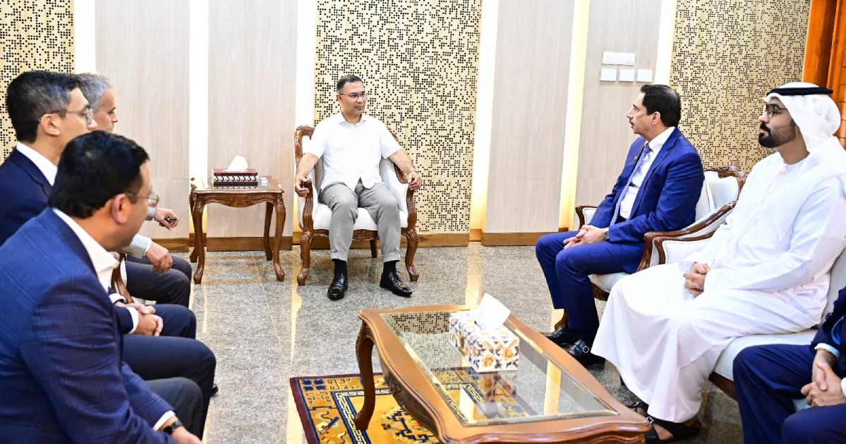 প্রধানমন্ত্রীর সঙ্গে ডিপি ওয়ার্ল্ডের চেয়ারম্যানের সাক্ষাৎ