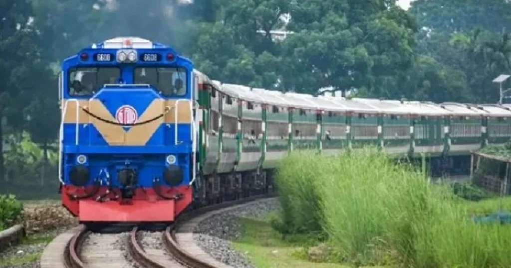 ঢাকা-চট্টগ্রাম সড়ক দশ লেনে উন্নীত নয়, ট্রেন লাইনের ওপর গুরুত্ব বাড়ছে