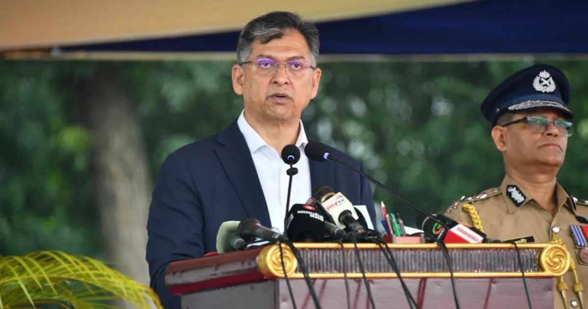 পেশাদারত্ব ও নিরপেক্ষতায় পুলিশকে সেবার আহ্বান স্বরাষ্ট্রমন্ত্রীর