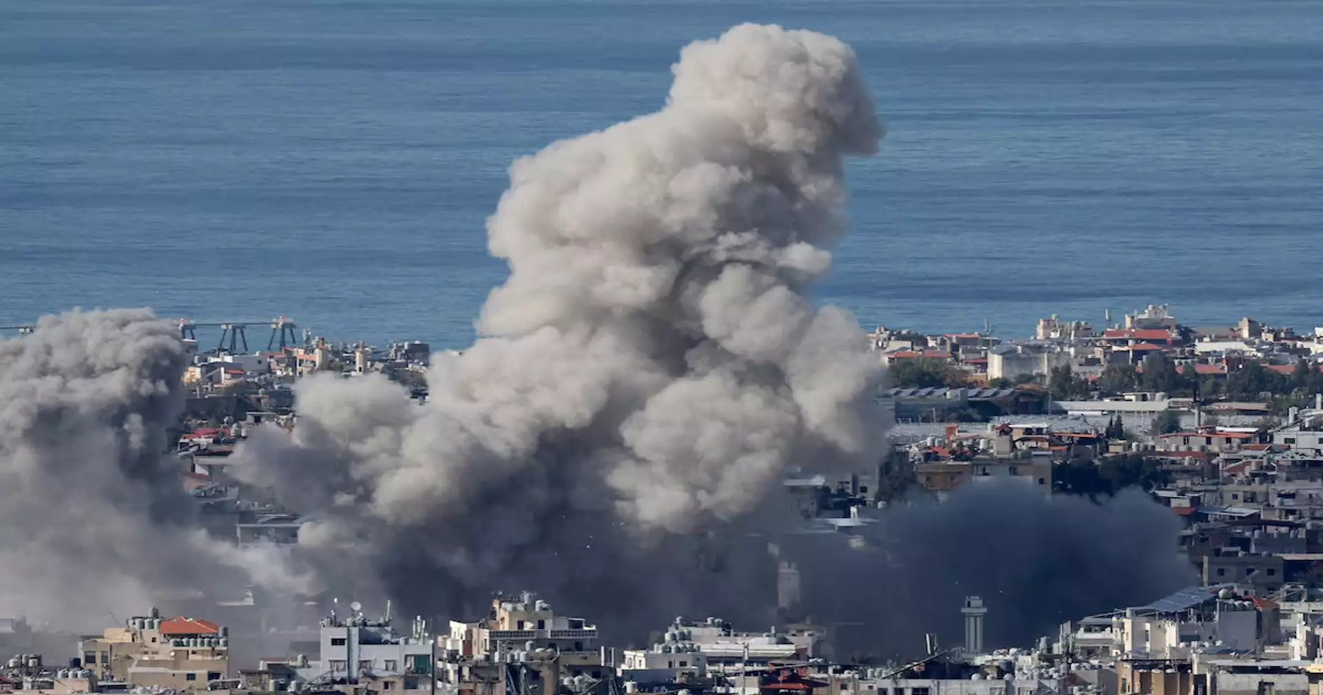 লেবাননে ইসরায়েলি হামলায় আরও ১২ জন নিহত