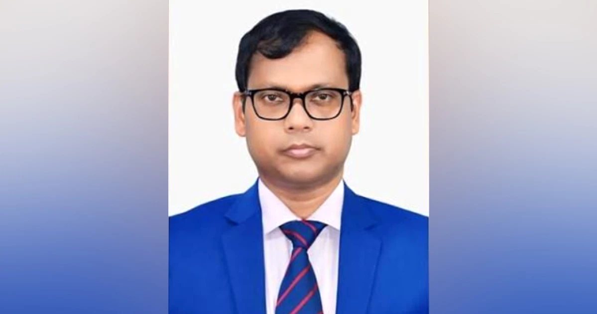 বিদায় বেলায় শাহজালালের মাজারে ৫ লাখ টাকা দিলেন ডিসি সারওয়ার