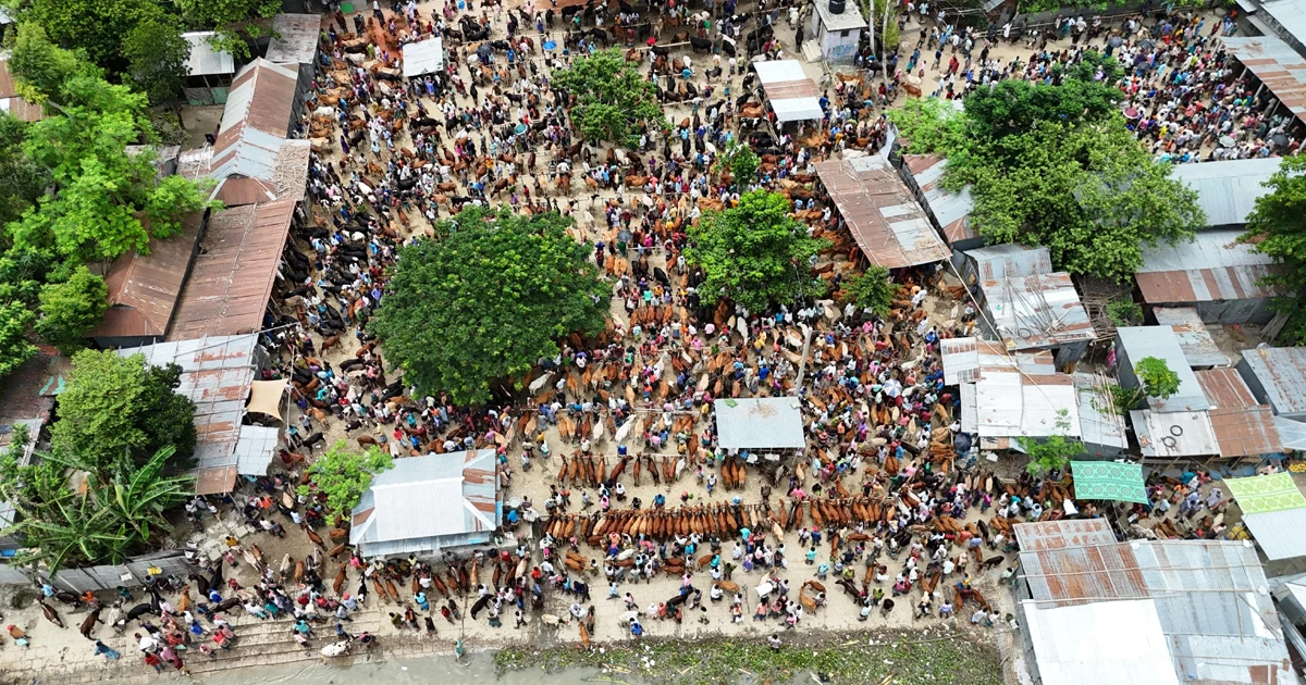 কুড়িগ্রামের দুর্গম চরাঞ্চলে অপরাধ দমনে উড়ছে পুলিশের ড্রোন