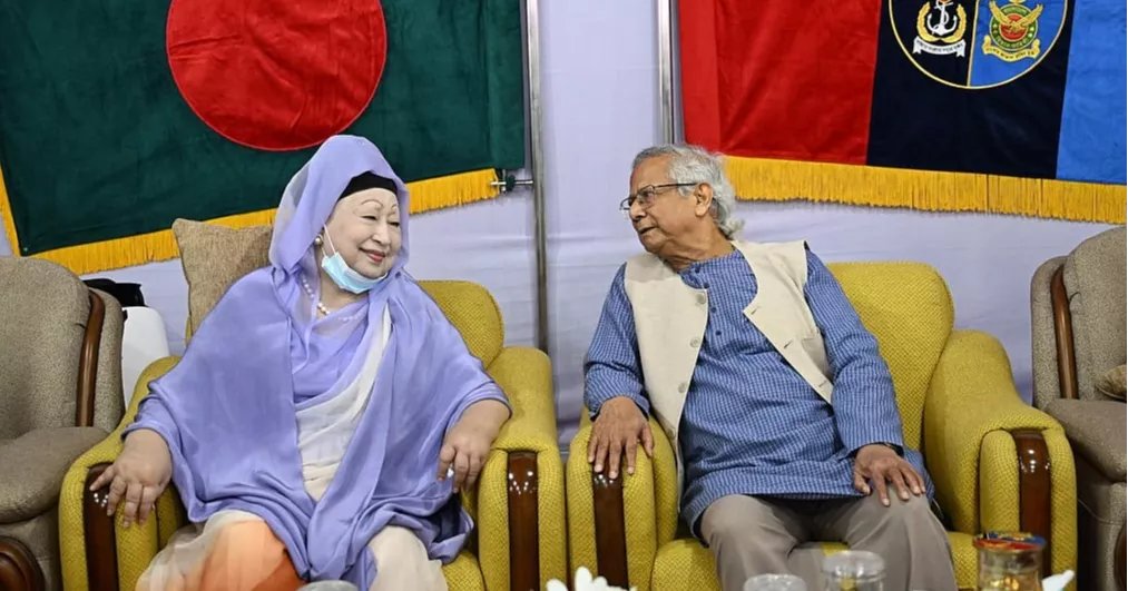 খালেদা জিয়ার জন্য দেশবাসীর কাছে দোয়া চেয়েছেন প্রধান উপদেষ্টা