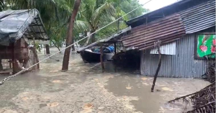 নিম্নচাপ: পটুয়াখালীতে বেড়িবাঁধ ভেঙে ২০ গ্রাম প্লাবিত