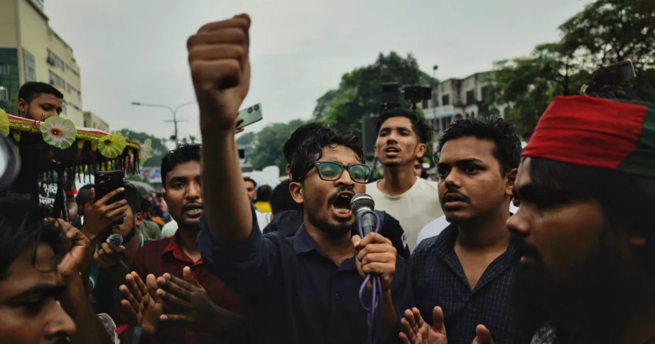 ২৪ ঘণ্টার আল্টিমেটামে শাহবাগ ব্লকেড কর্মসূচি সরিয়ে নিল আন্দোলনকারীরা