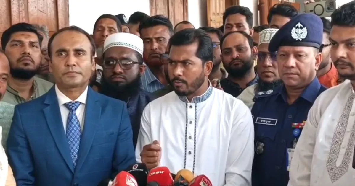 ইরানে প্রবাসী বাংলাদেশিদের সামরিক স্থাপনা এড়িয়ে চলার পরামর্শ শ্রম প্রতিমন্ত্রীর