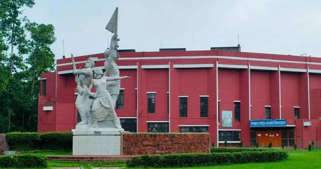 বাকৃবিতে নিষিদ্ধ ছাত্রলীগের নতুন কমিটি, ক্যাম্পাসে বিক্ষোভ
