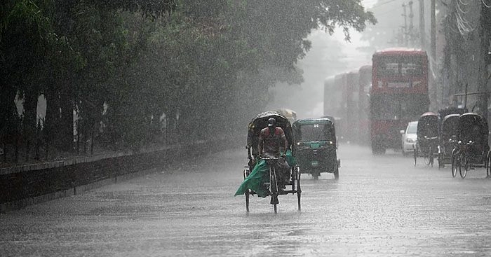বৃষ্টির পরেও ঢাকার বাতাসের মান ‘মাঝারি’