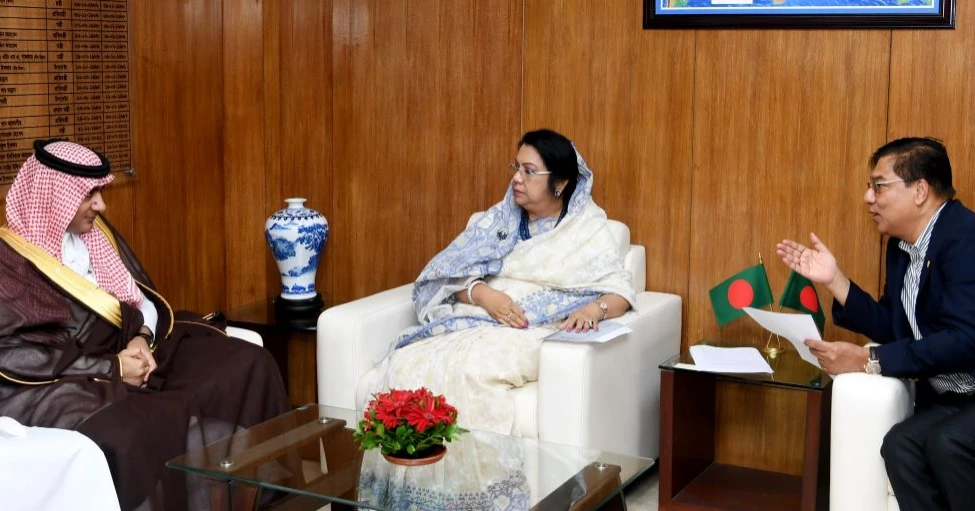 বাংলাদেশি হজযাত্রীদের ব্যয় কমাতে সহযোগিতার আশ্বাস সৌদি রাষ্ট্রদূতের