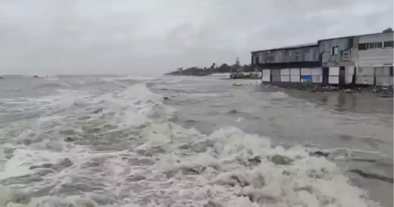 পটুয়াখালীতে কালবৈশাখীর তাণ্ডবে ৫ বসতঘর বিধ্বস্ত, ক্ষতিগ্রস্ত অর্ধশতাধিক