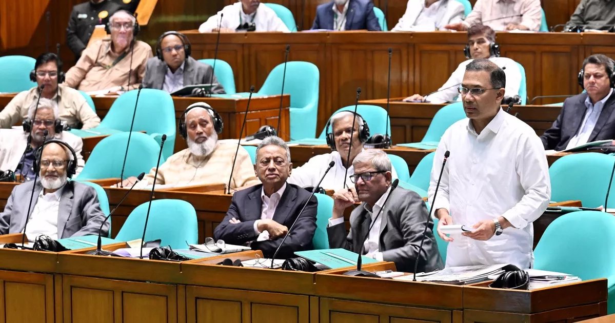 জ্বালানি সংকট মোকাবিলায় ১০ সদস্যের যৌথ কমিটির প্রস্তাব প্রধানমন্ত্রীর