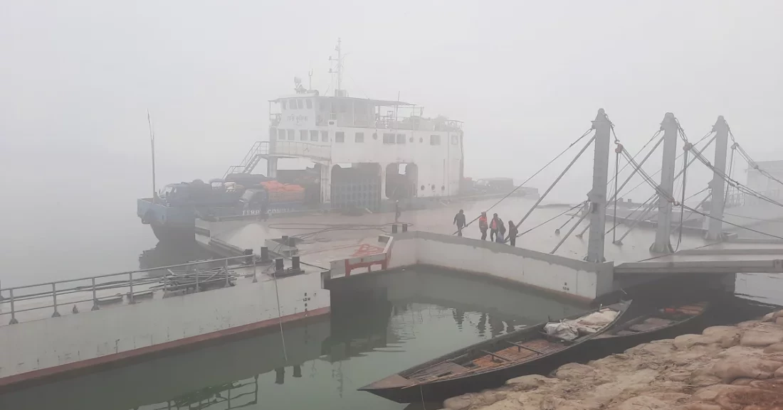 তিন ঘণ্টা পর দৌলতদিয়া-পাটুরিয়া নৌপথে ফেরি চলাচল শুরু
