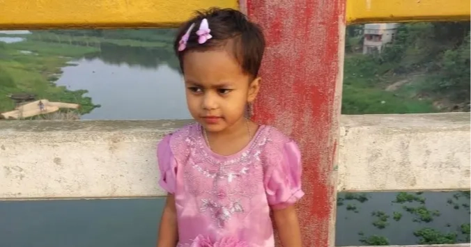 কুমিল্লায় শিশুর রহস্যজনক মৃত্যুর ১৭ দিন পর দেহ উত্তোলন
