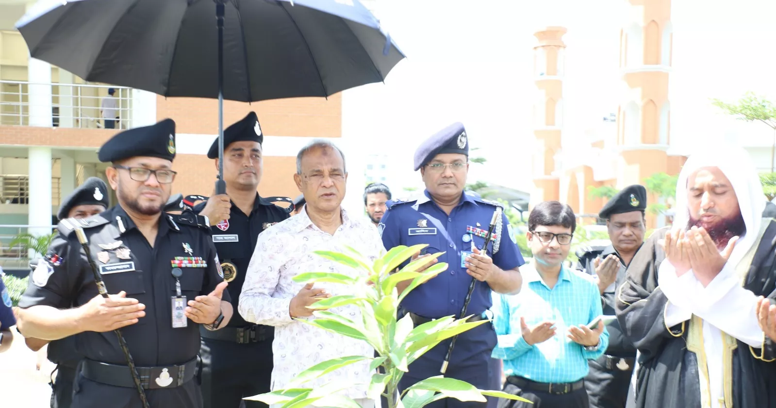 নির্বাচনে দায়িত্বে থাকবে ৮০ হাজার সেনাসদস্য: স্বরাষ্ট্র উপদেষ্টা