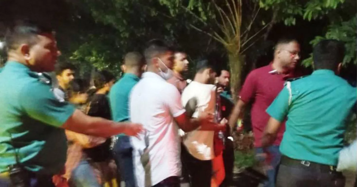 শাবি শিক্ষার্থীকে নিপীড়ন ও ভিডিও ধারণের অভিযোগে গ্রেপ্তার ২