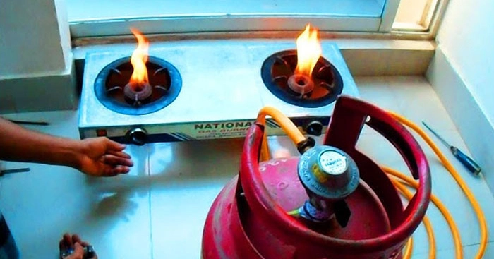 সেহরিতে রান্না করতে গিয়ে চুলা জ্বালাতেই বিস্ফোরণ, দগ্ধ ৩