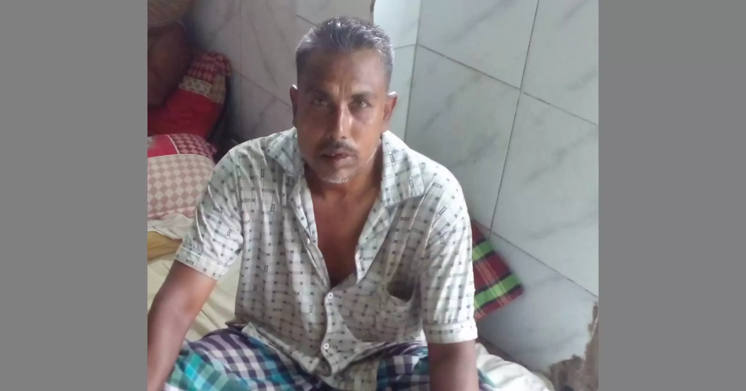 মৃগী রোগে অচেতন চালক, ভ্যান নিয়ে পালাল দুর্বৃত্তরা