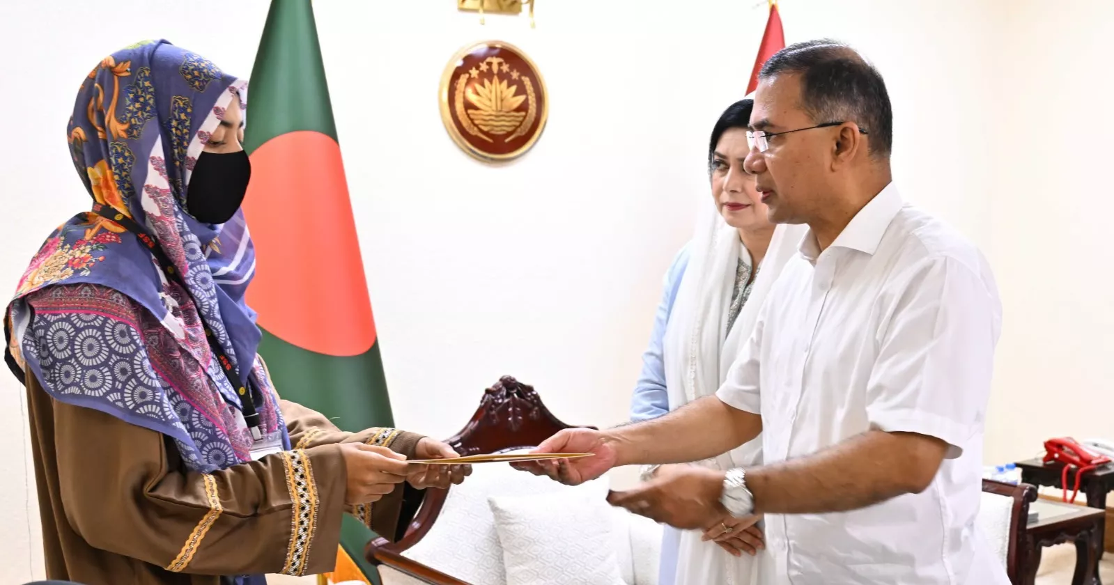 হাটহাজারীর দুর্ঘটনায় নিহত দুই সেনাসদস্যের পরিবারকে আর্থিক সহায়তা দিলেন প্রধানমন্ত্রী