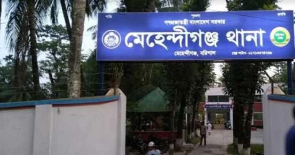 বরিশালে লঞ্চ থেকে পড়ে কিশোর নিখোঁজ