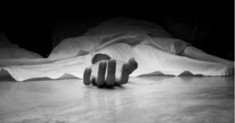 ঝিনাইদহে নেশার টাকার জন্য মাকে গলা কেটে ‘হত্যা’, ছেলে আটক