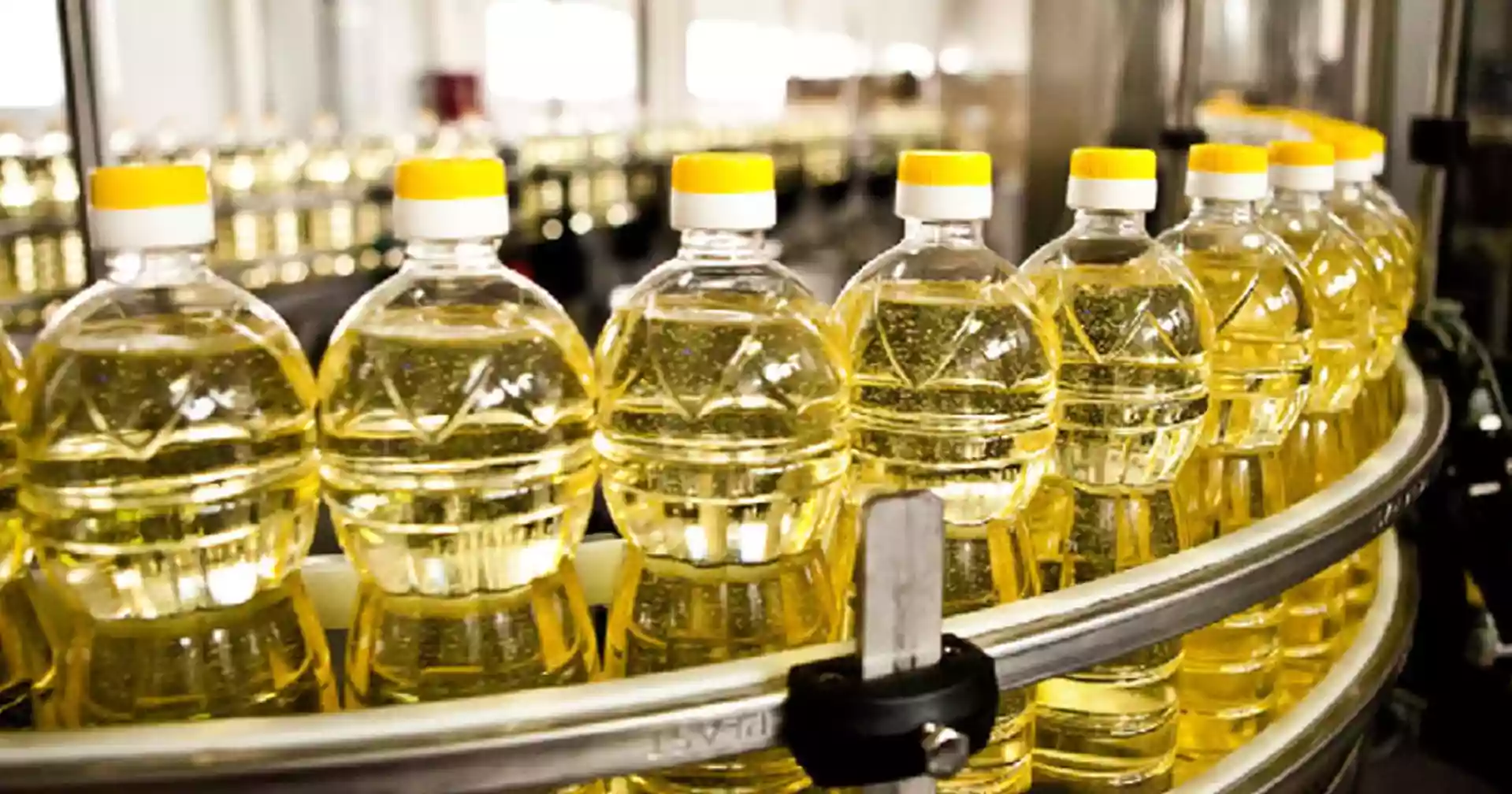 সরকারের অনুমোদন ছাড়াই ভোজ্যতেলের দাম বাড়িয়েছে ব্যবসায়ীরা: বাণিজ্য উপদেষ্টা