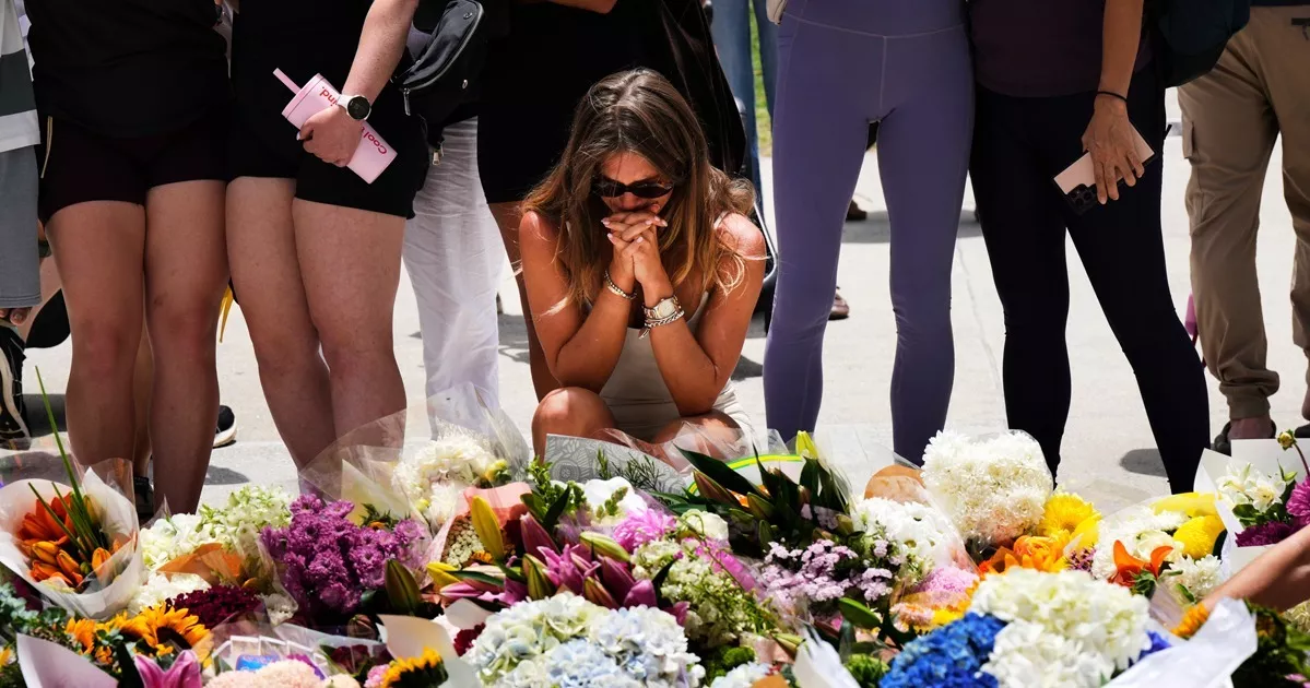 সিডনিতে গুলিতে ১৫ প্রাণহানির পর কঠোর অস্ত্র আইনের পথে অস্ট্রেলিয়া