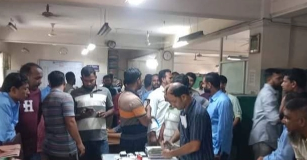 মাগুরা পল্লী বিদ্যুৎ সমিতির ৪৬৯ জন কর্মকর্তা-কর্মচারী গণছুটিতে