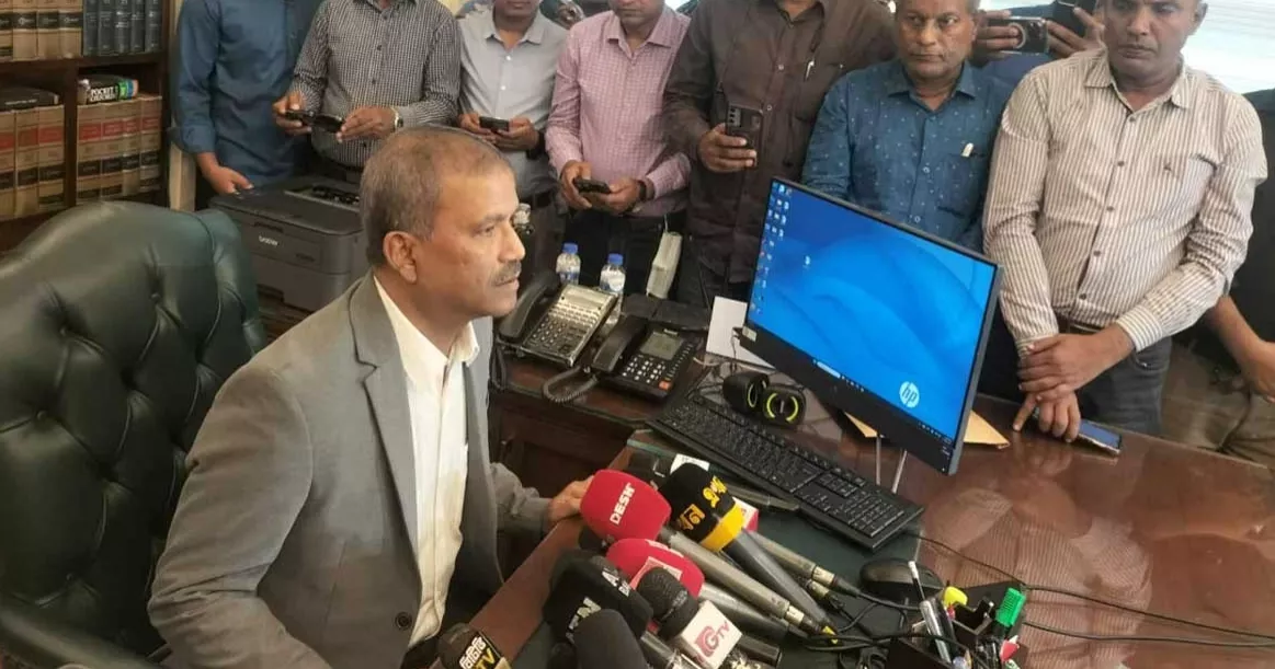 শেখ হাসিনার বিচারের রায়ে আমি বিস্মিত নই, সন্তুষ্ট: আইন উপদেষ্টা