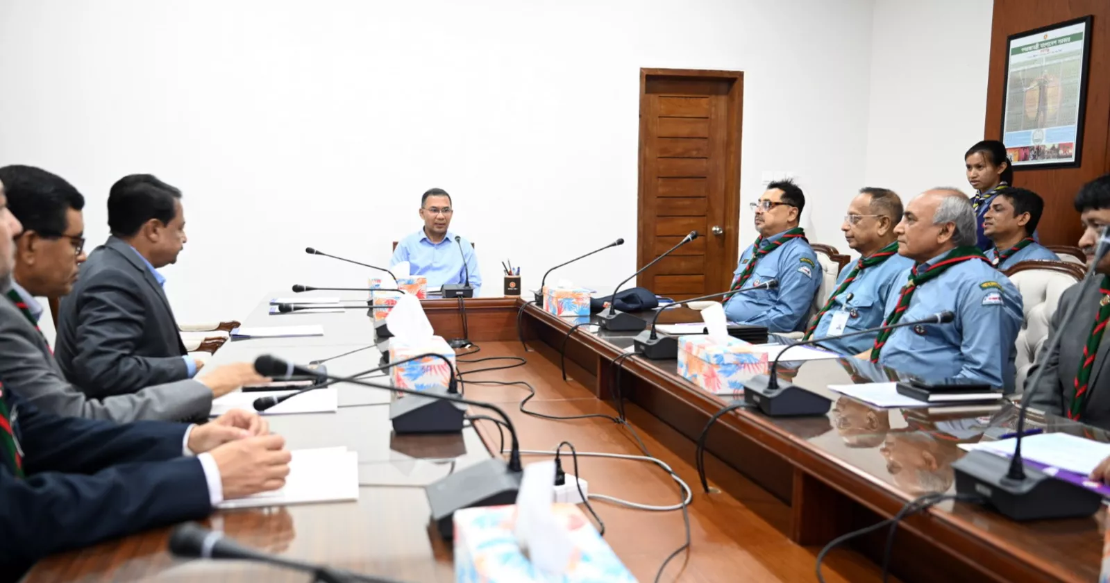 প্রধানমন্ত্রীর সঙ্গে স্কাউটের কার্যনির্বাহী কমিটির সাক্ষাৎ