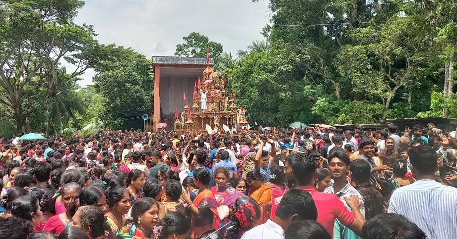 বাগেরহাটে ৪০০ বছরের ঐতিহ্যবাহী লাউপালায় জগন্নাথদেবের রথযাত্রায় পূণ্যার্থীদের ঢল