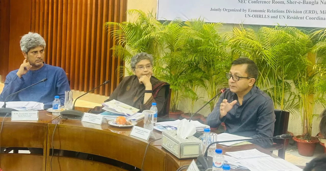 ঋণ ব্যবস্থাপনা ও করের আওতা বাড়ানোর ওপর জোর বাণিজ্যমন্ত্রীর