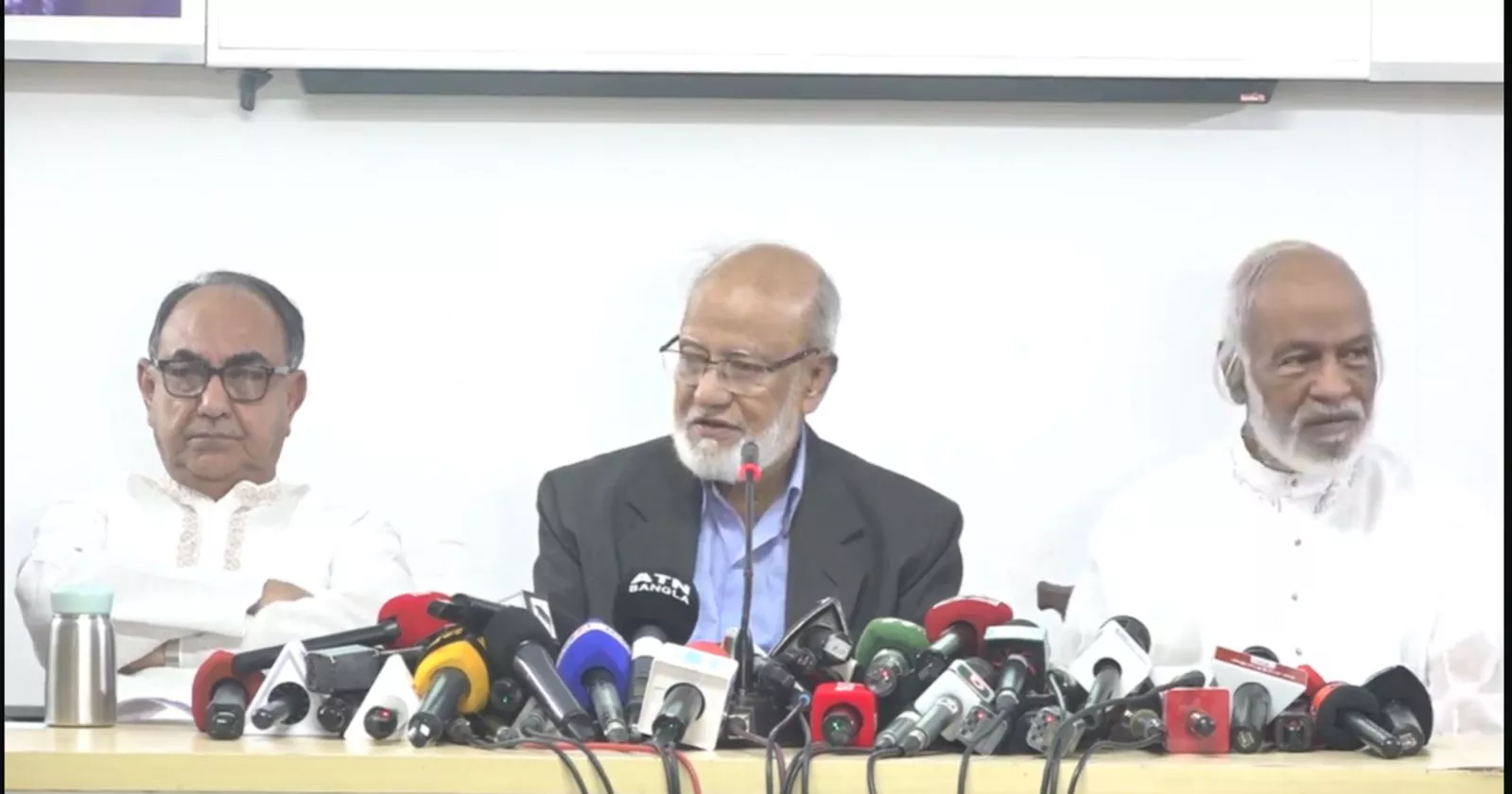 জুলাই সনদের বাইরে সরকার কোনো সিদ্ধান্ত দিলে স্বাক্ষরকারী দলগুলো মানতে বাধ্য নয়: খন্দকার মোশাররফ