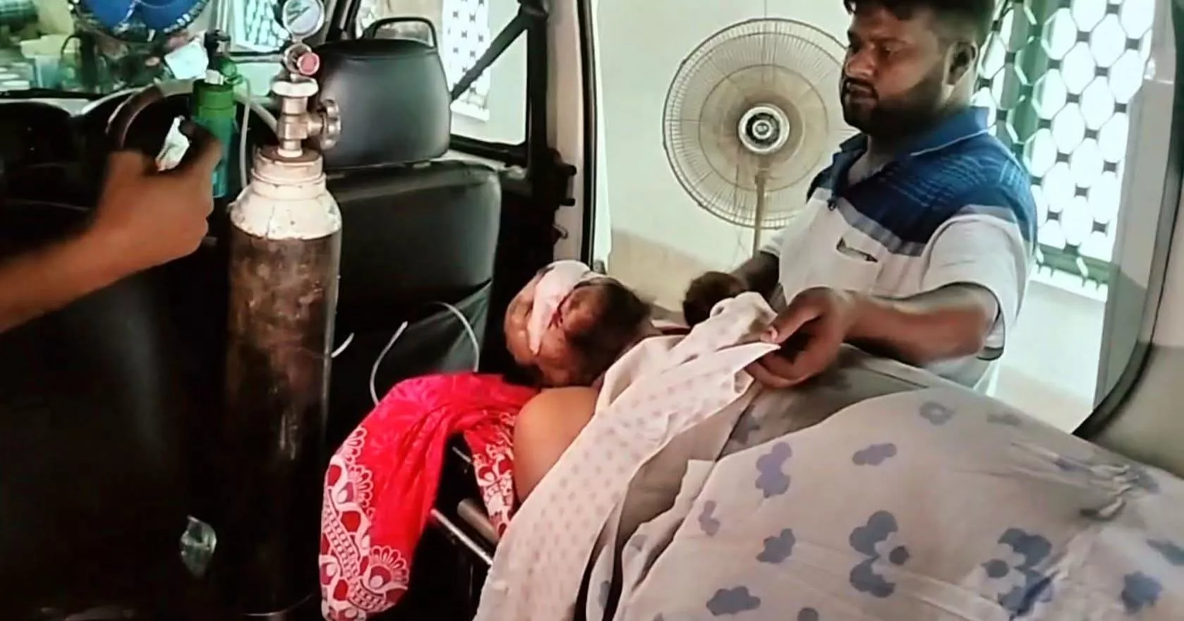 যশোরে ঘর ভাড়া না দেওয়ায় ব্যবসায়ীকে কুপিয়ে হত্যা