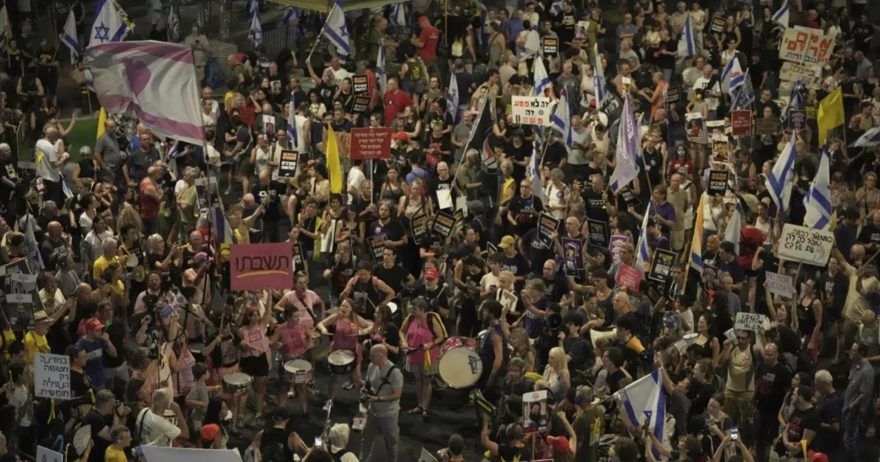 শান্তিচুক্তির দাবিতে ইসরায়েলজুড়ে বিক্ষোভ, আটক ৩২