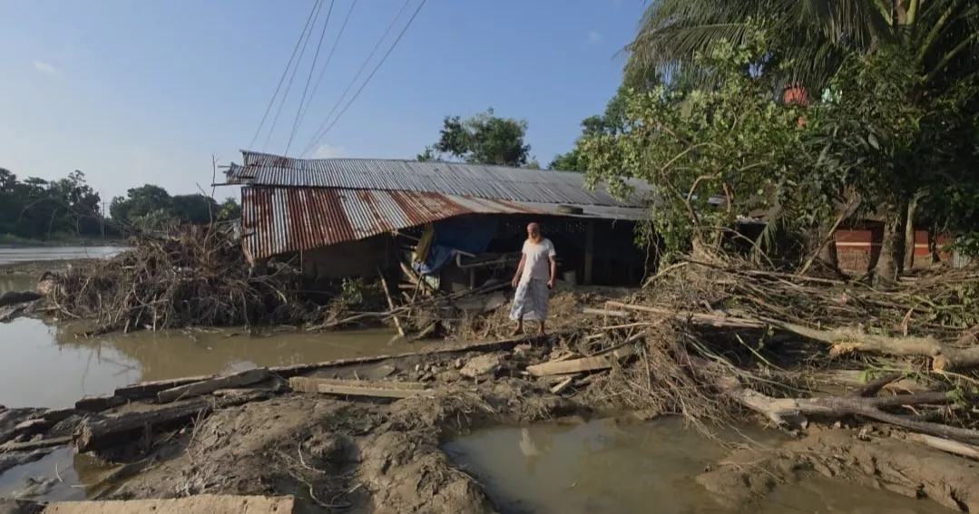 ফেনীতে বন্যা: সব হারিয়ে নিঃস্ব ৪৯ পরিবার, ক্ষতিগ্রস্ত ৯১৫ ঘরবাড়ি