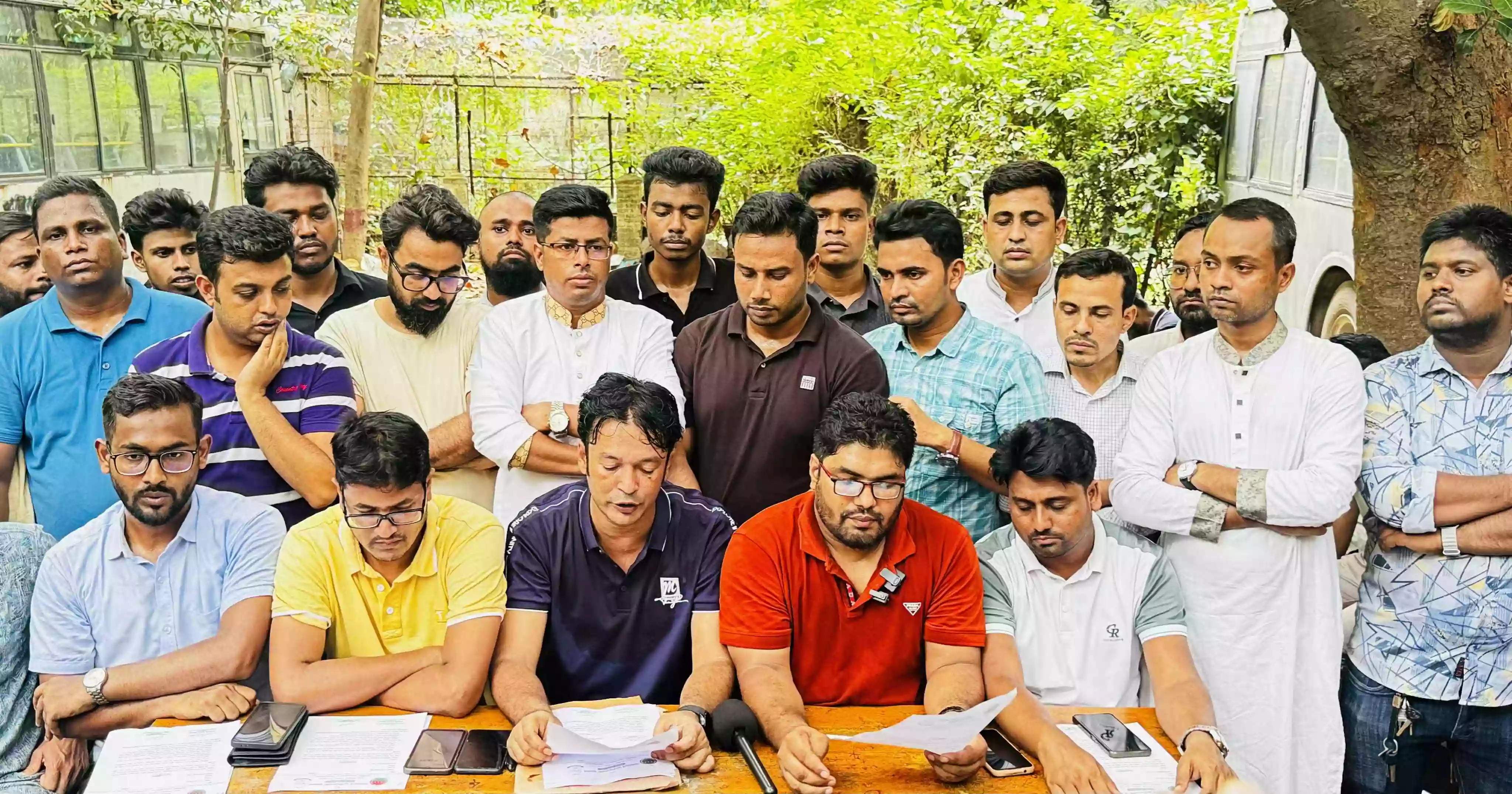 ৫ দফা দাবিতে উপাচার্য বরাবর জবি ছাত্রদলের স্মারকলিপি