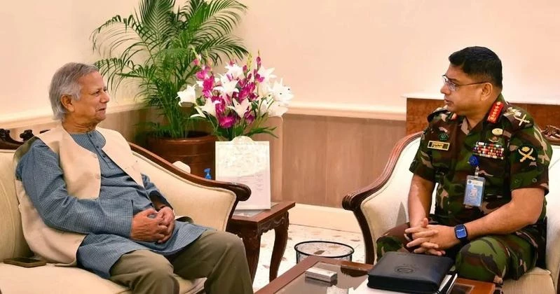 বেসামরিক প্রশাসনকে সহায়তায় সেনাবাহিনীর ভূমিকা নিয়ে প্রধান উপদেষ্টার সঙ্গে সেনাপ্রধানের বৈঠক