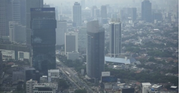 বায়ুদূষণে শীর্ষে জাকার্তা, ঢাকার বাতাস ‘মাঝারি’