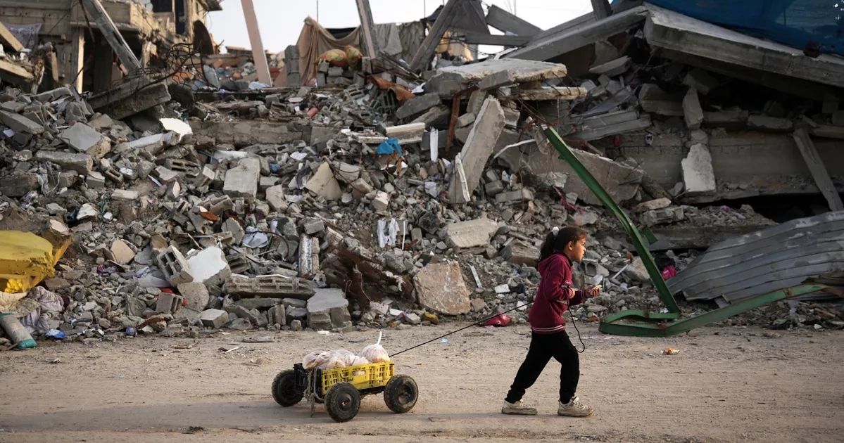 গাজায় নিহতের সংখ্যা ৭০ হাজার ছাড়াল