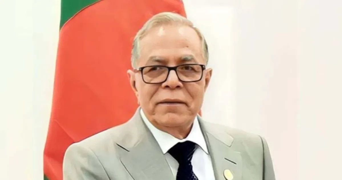 দেশে ফিরেছেন সাবেক রাষ্ট্রপতি আবদুল হামিদ