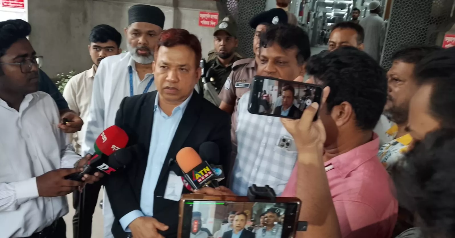 বৈঠকের পর ঢামেকের পরিস্থিতি স্বাভাবিক, পরবর্তী বৈঠক মন্ত্রণালয়ে
