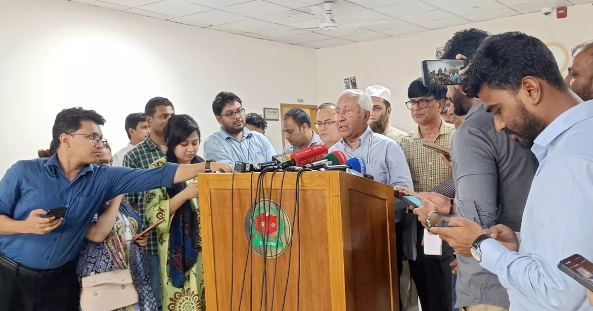 এমপিওভুক্ত শিক্ষক, দ্বৈত নাগরিক, ঋণখেলাপিদের স্থানীয় নির্বাচনে অযোগ্য ঘোষণার সুপারিশ ইসির