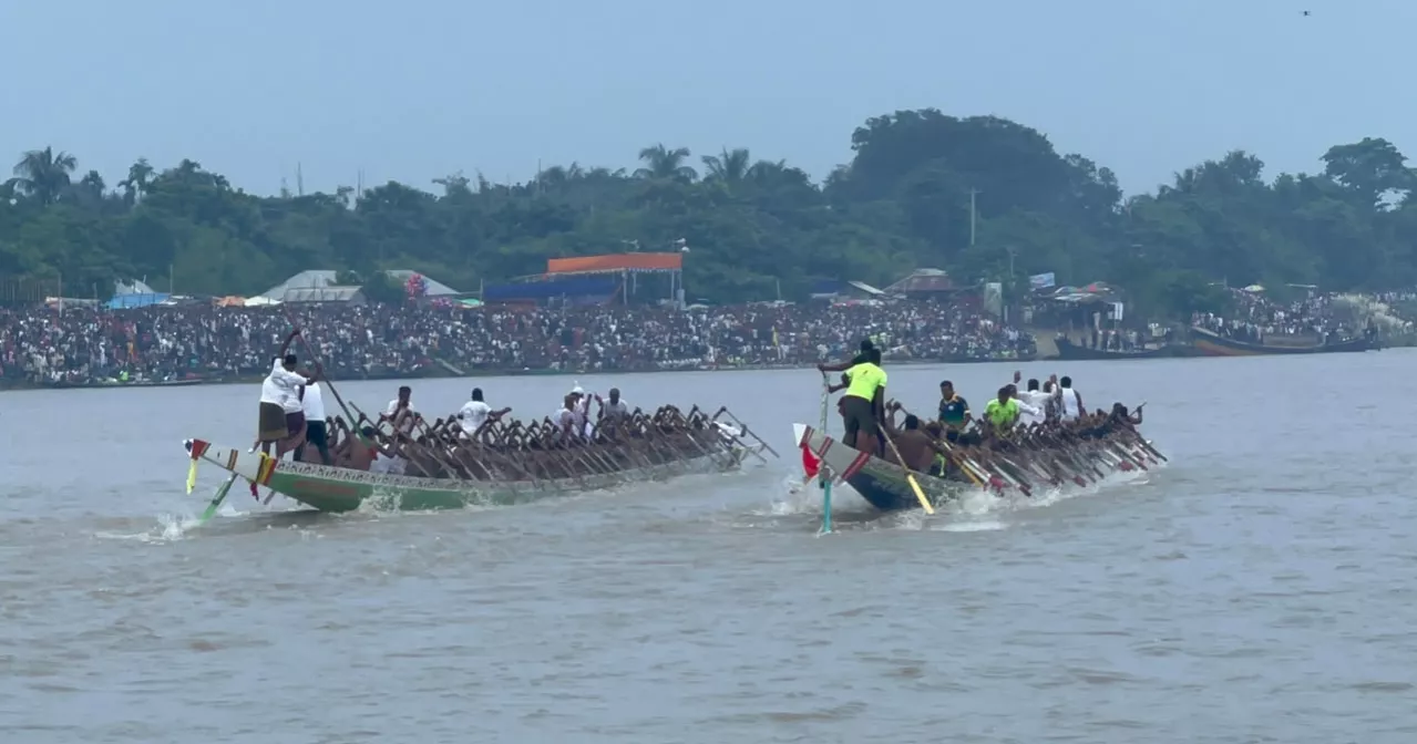 প্রায় ৪ বছর পর গড়াই নদীর বুকে ফিরল ঐতিহ্যবাহী নৌকাবাইচ, উৎসবে মাতল কুষ্টিয়া